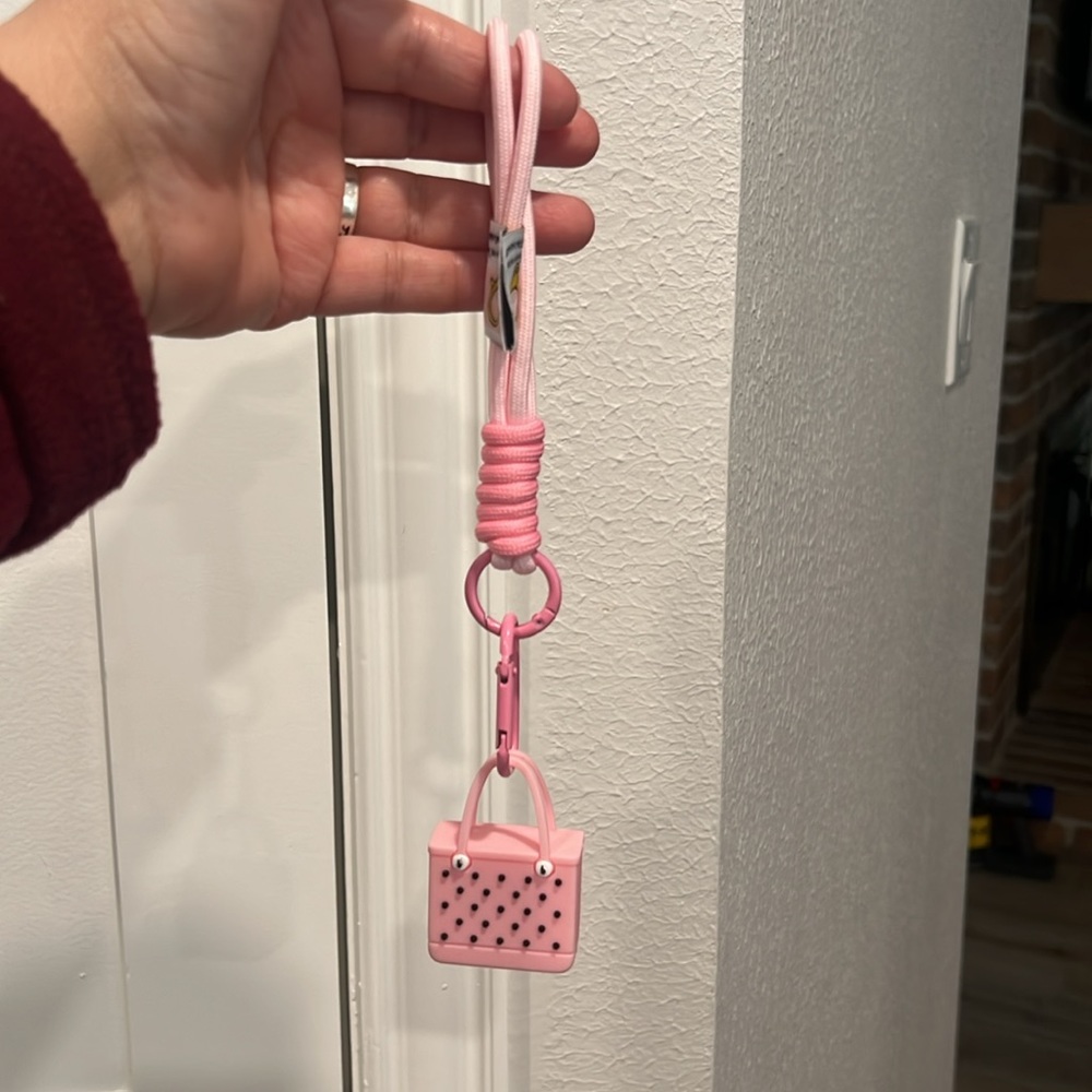 Cute💕PINK Keychain - Picture 11 of 16